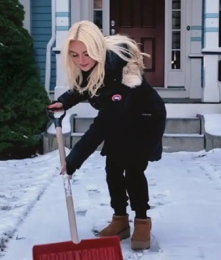 90 Day Fiance The Other Way S07 Title Card Chloe Coat