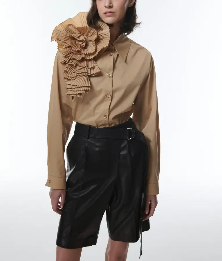 And Just Like That S03 Lisa Todd Wexley Carrie Rosette Shirt