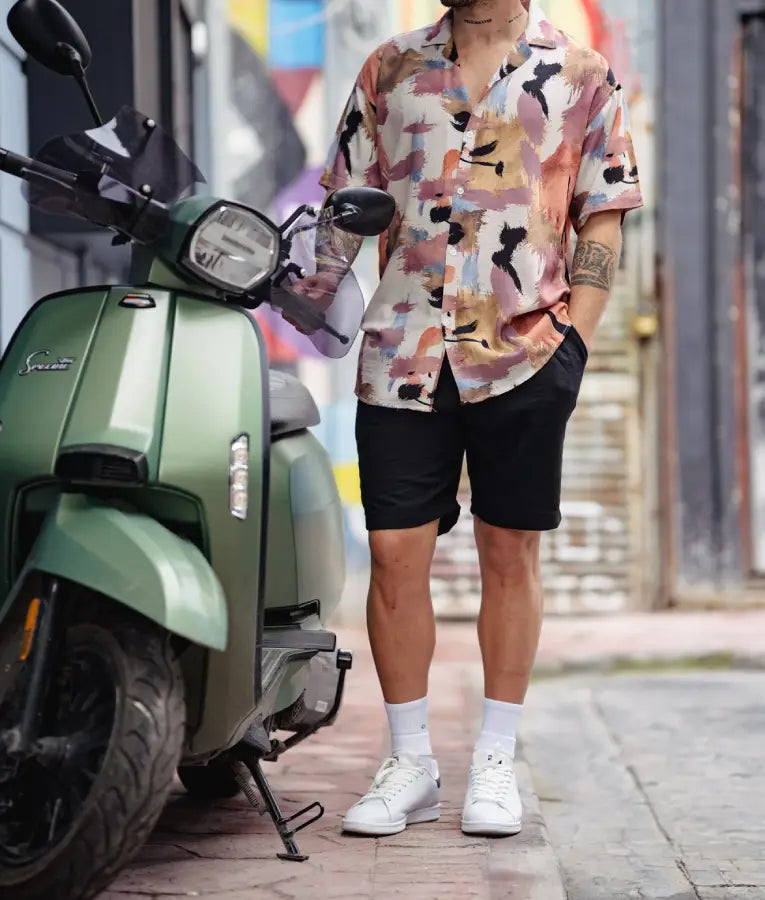 Below Deck S12 Fraser Olender Multicolor Print Shirt