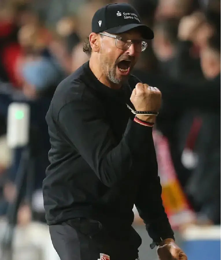 Claus-Dieter Wollitz FC Energie Cottbus vs Erzgebirge Aue Sweatshirt