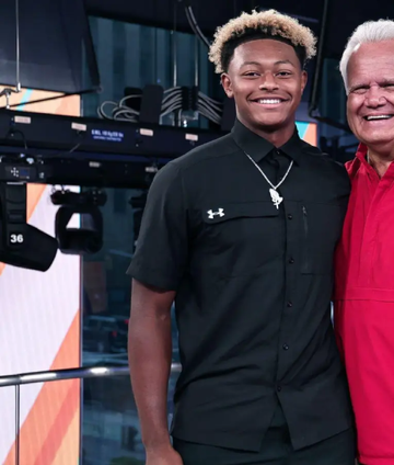 Peyton Houston Fox & Friends S06 Black Shirt