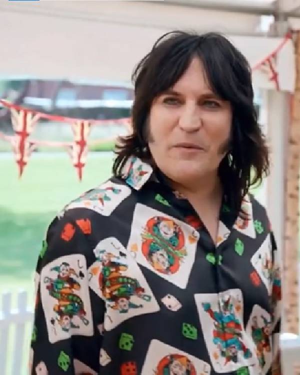 The Great British Bake Off Noel Fielding Joker Card Dices Printed Shirt