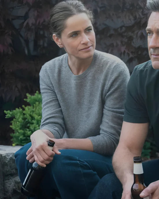 Your-Friends-and-Neighbors-Amanda-Peet-Sweater